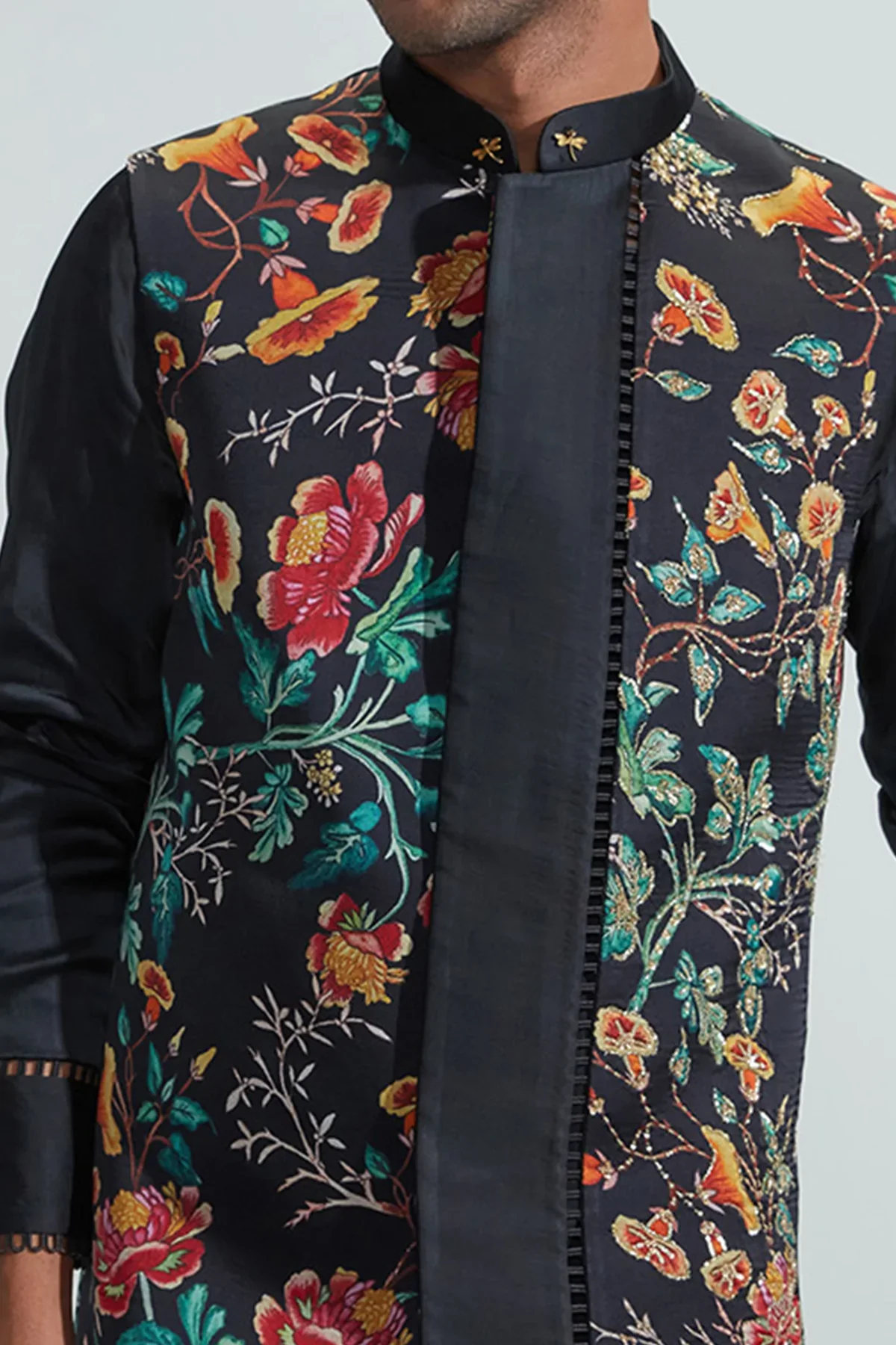 Ayaan Black Embroidered Kurta - Image 4
