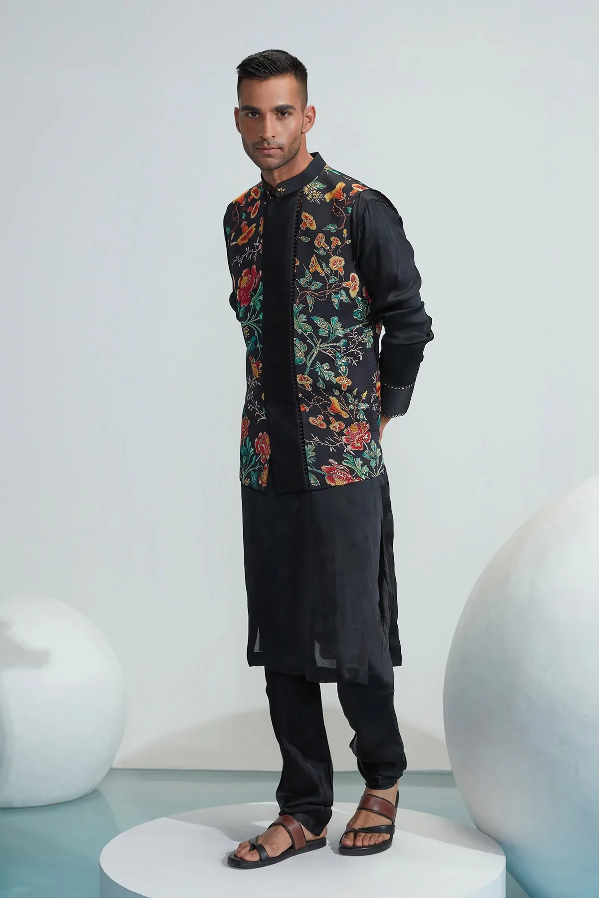 Ayaan Black Embroidered Kurta - Image 5