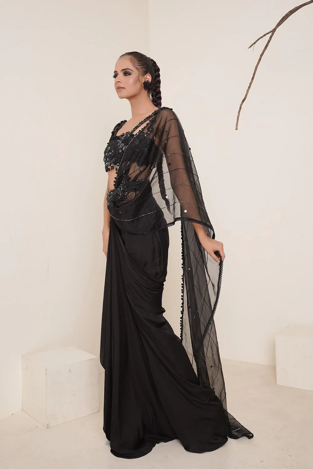 Black Saree - Image 4