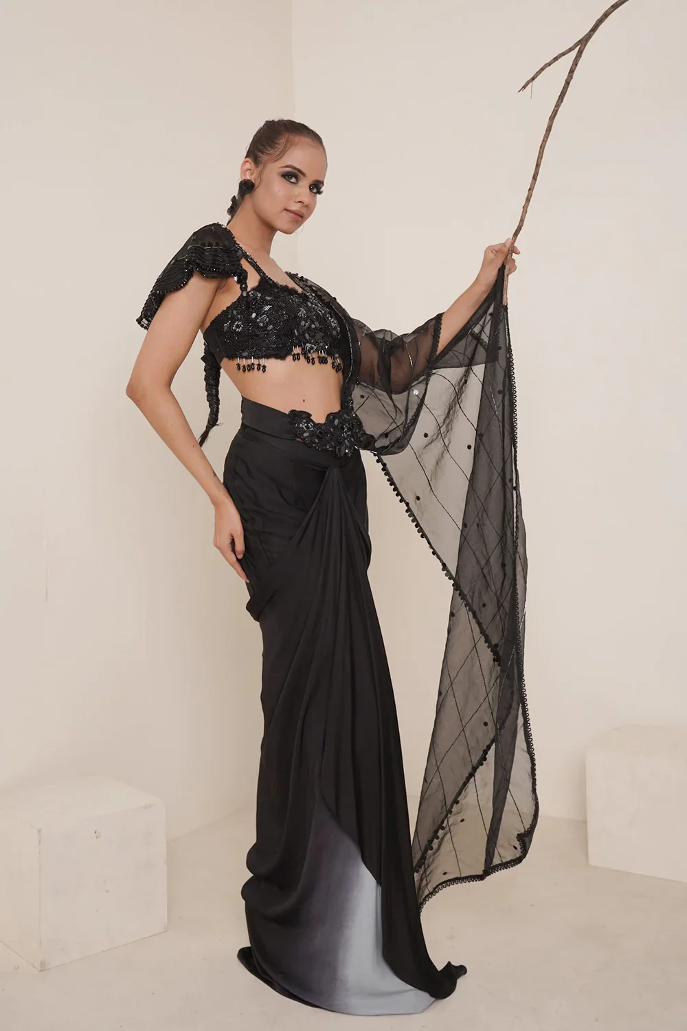 Black Saree - Image 5
