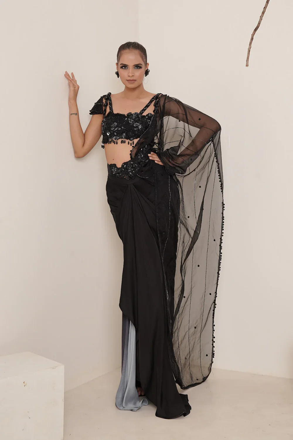 Black Saree - Image 7