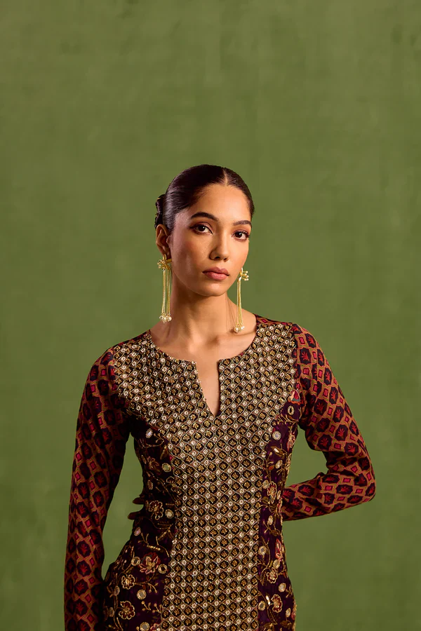 Black Viscose Chinon Print Sequins Notched Hand Embroidered Kurta With Sharara - Image 4