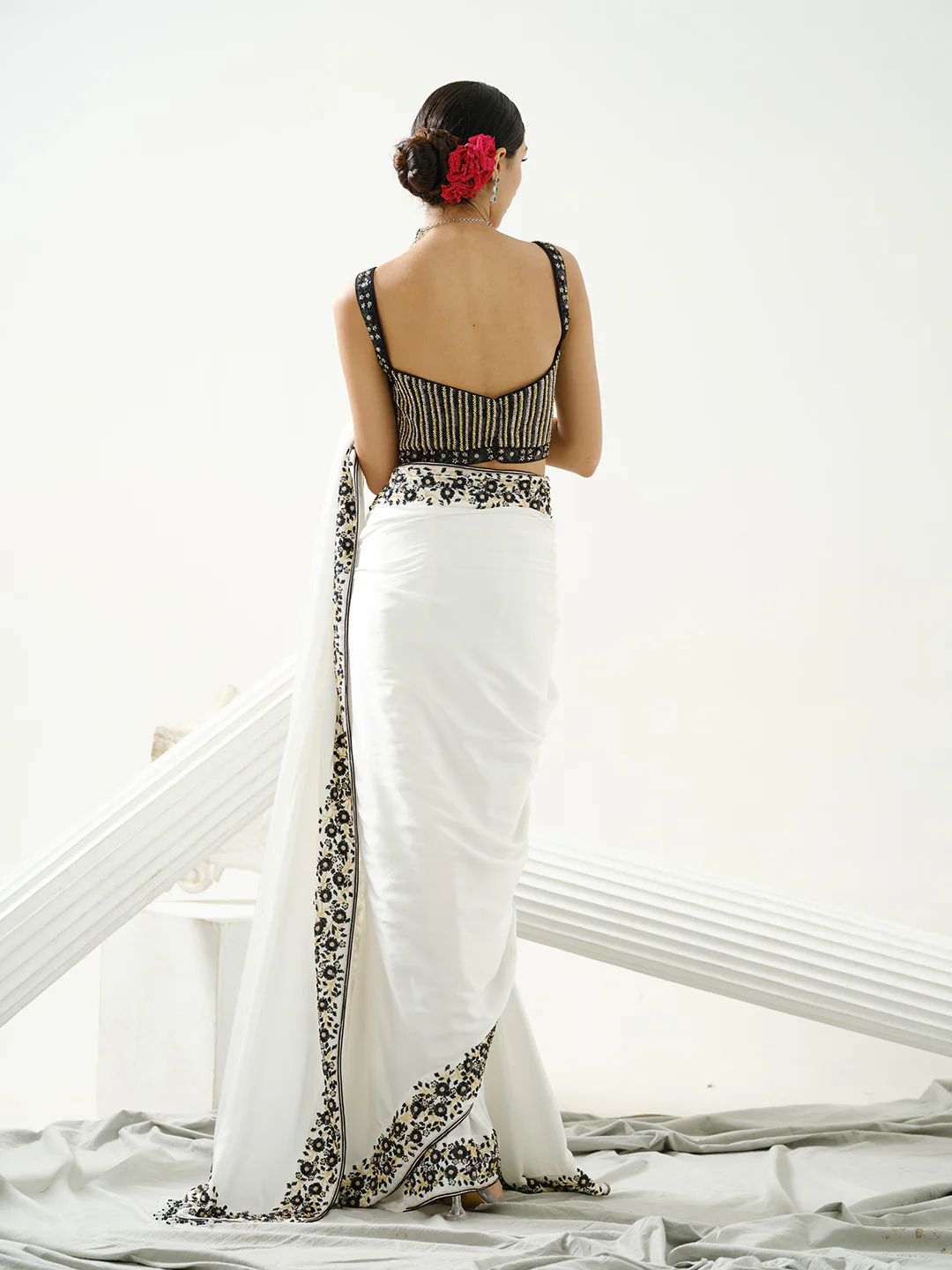 Carol White Floral Border Saree - Image 5