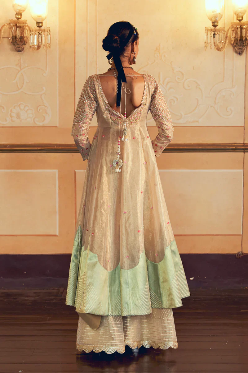 Genelia Deshmukh Pearl ivory silk Zari Tissue Jacket With Sharara and Dupatta - Image 5