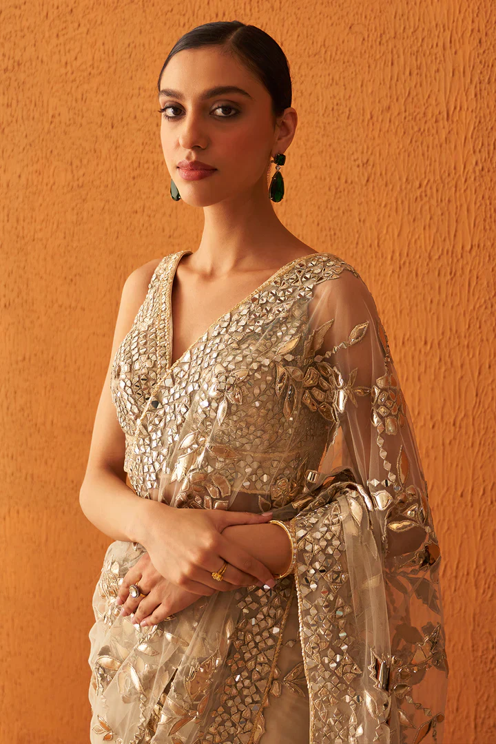 Gold Net Saree - Image 2