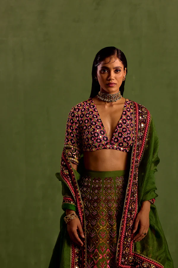 Green Viscose Raw Silk Print Quatrefoil Plunging V Hand Embroidered Lehenga Set - Image 2