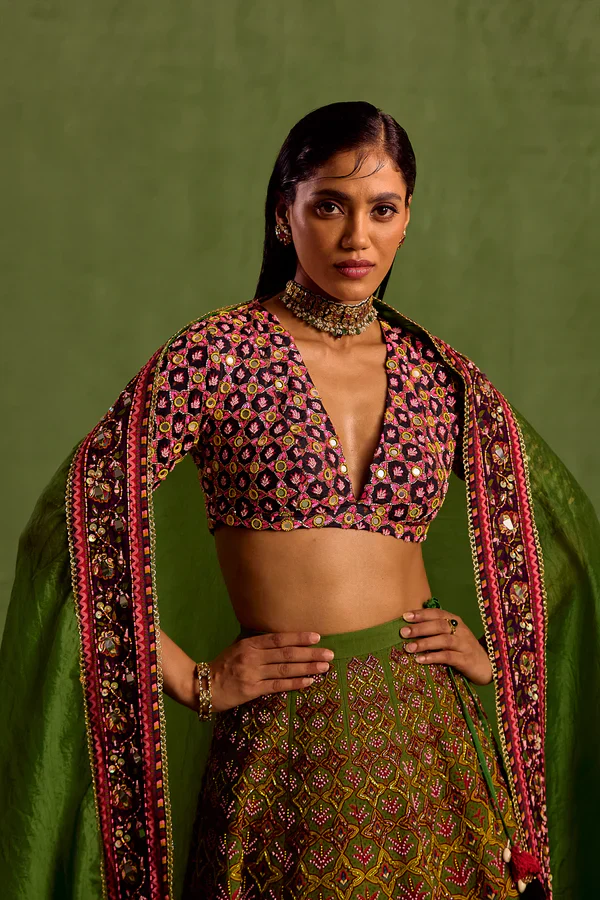 Green Viscose Raw Silk Print Quatrefoil Plunging V Hand Embroidered Lehenga Set - Image 3