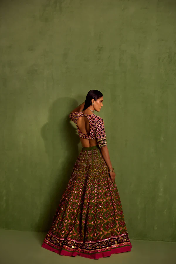 Green Viscose Raw Silk Print Quatrefoil Plunging V Hand Embroidered Lehenga Set - Image 4