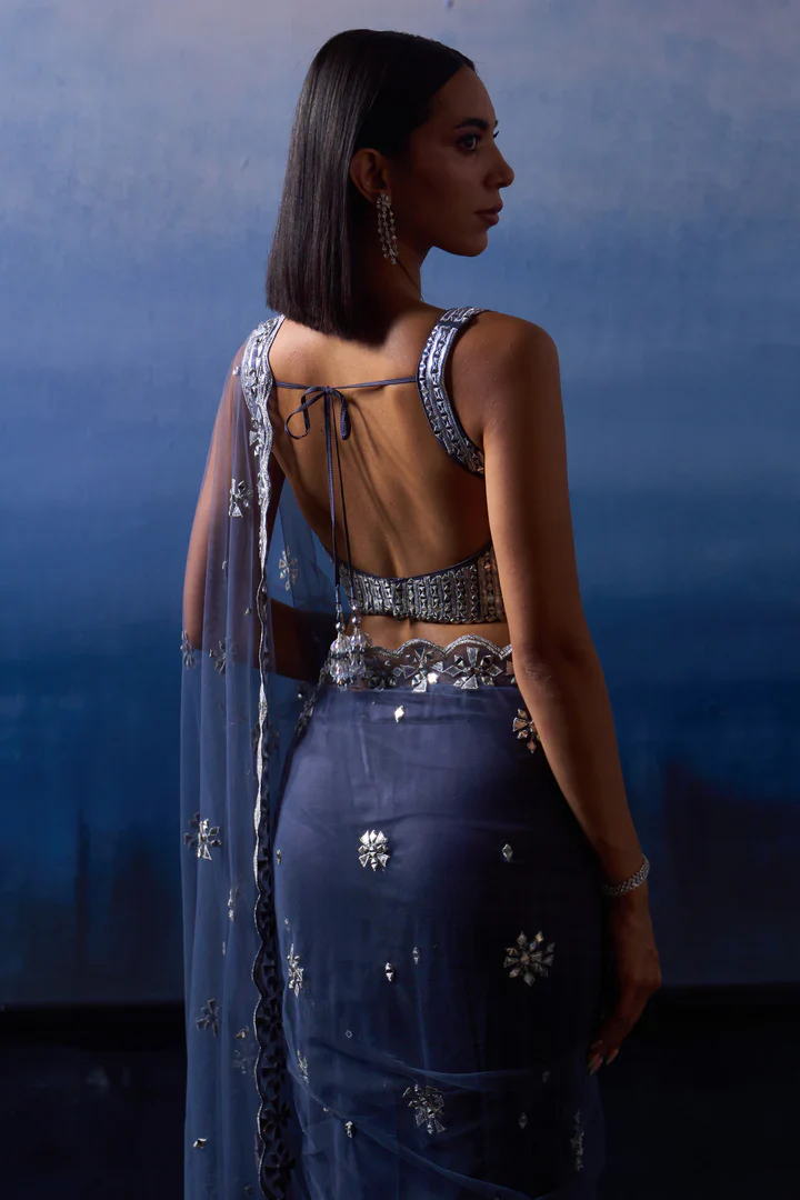 Grey Net Saree - Image 5