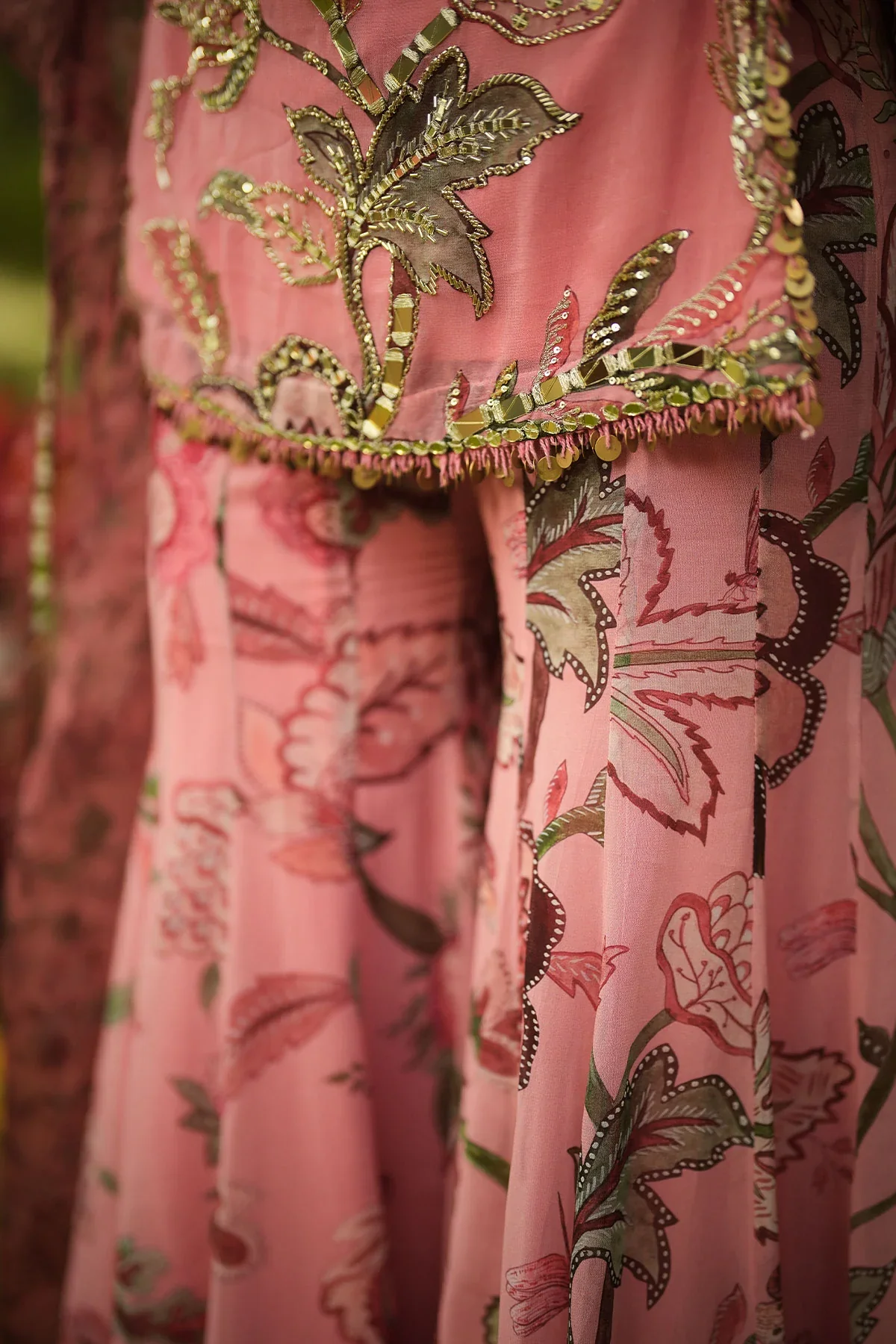 HIBA - Embroidered Suit With Lace Detailing Paired With Flared Sharara - Image 8