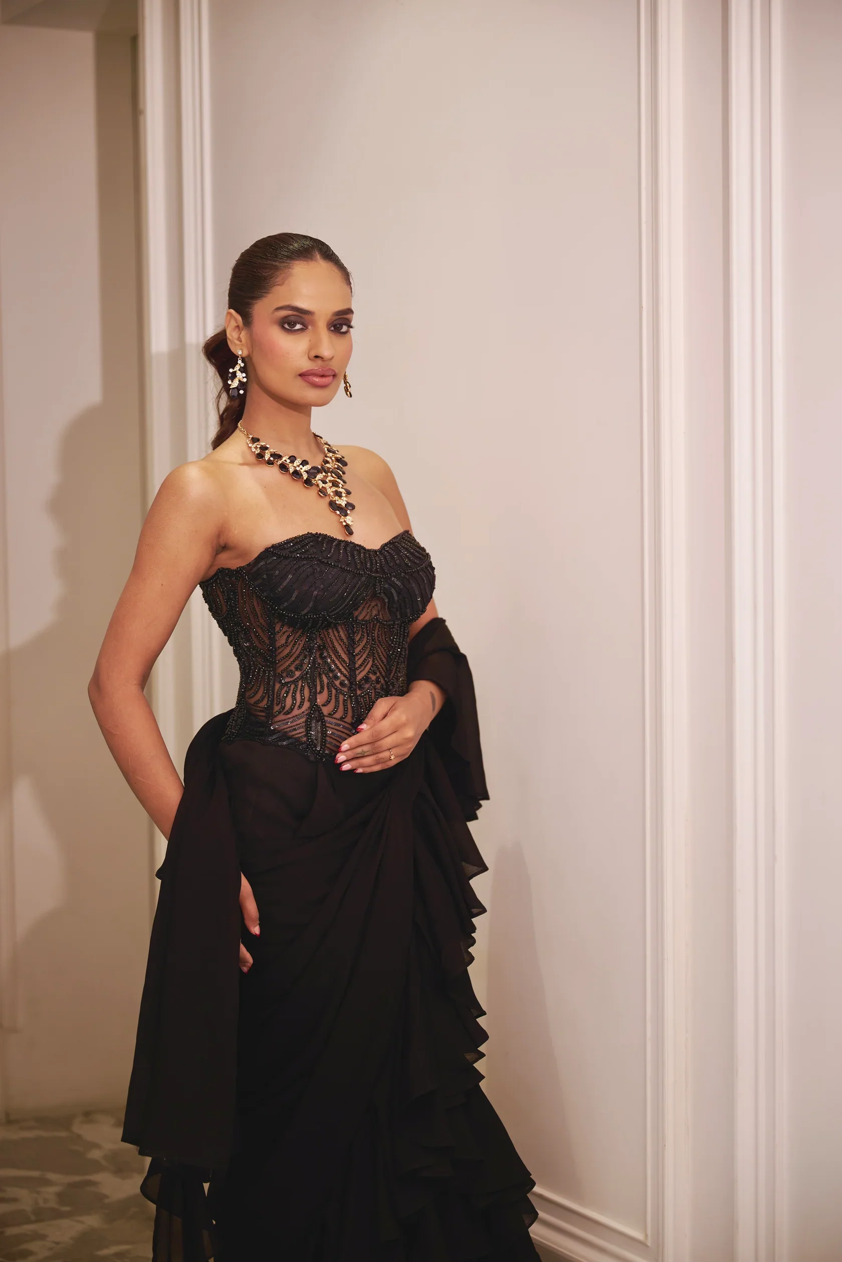 Ira Ruffle Saree and Corset Set - Image 2