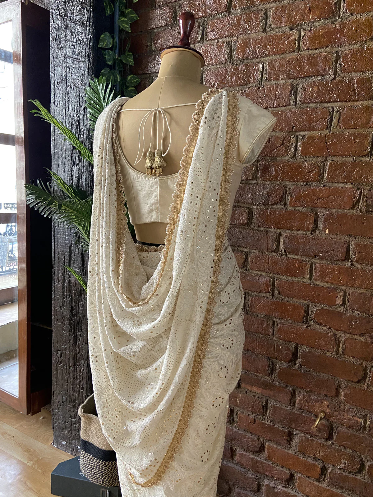 Ivory Lucknowi Chikankari Saree - Image 6