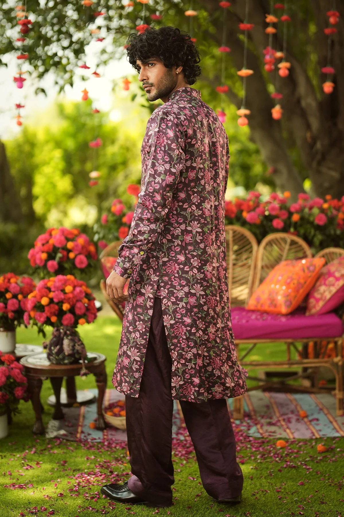 JUBIN - Printed Pintucks Kurta Set With Signature Mm Gold Buttons - Image 6