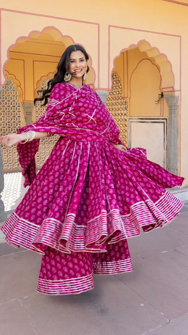 Jumari Cotton Booti Anarkali Set - Image 7