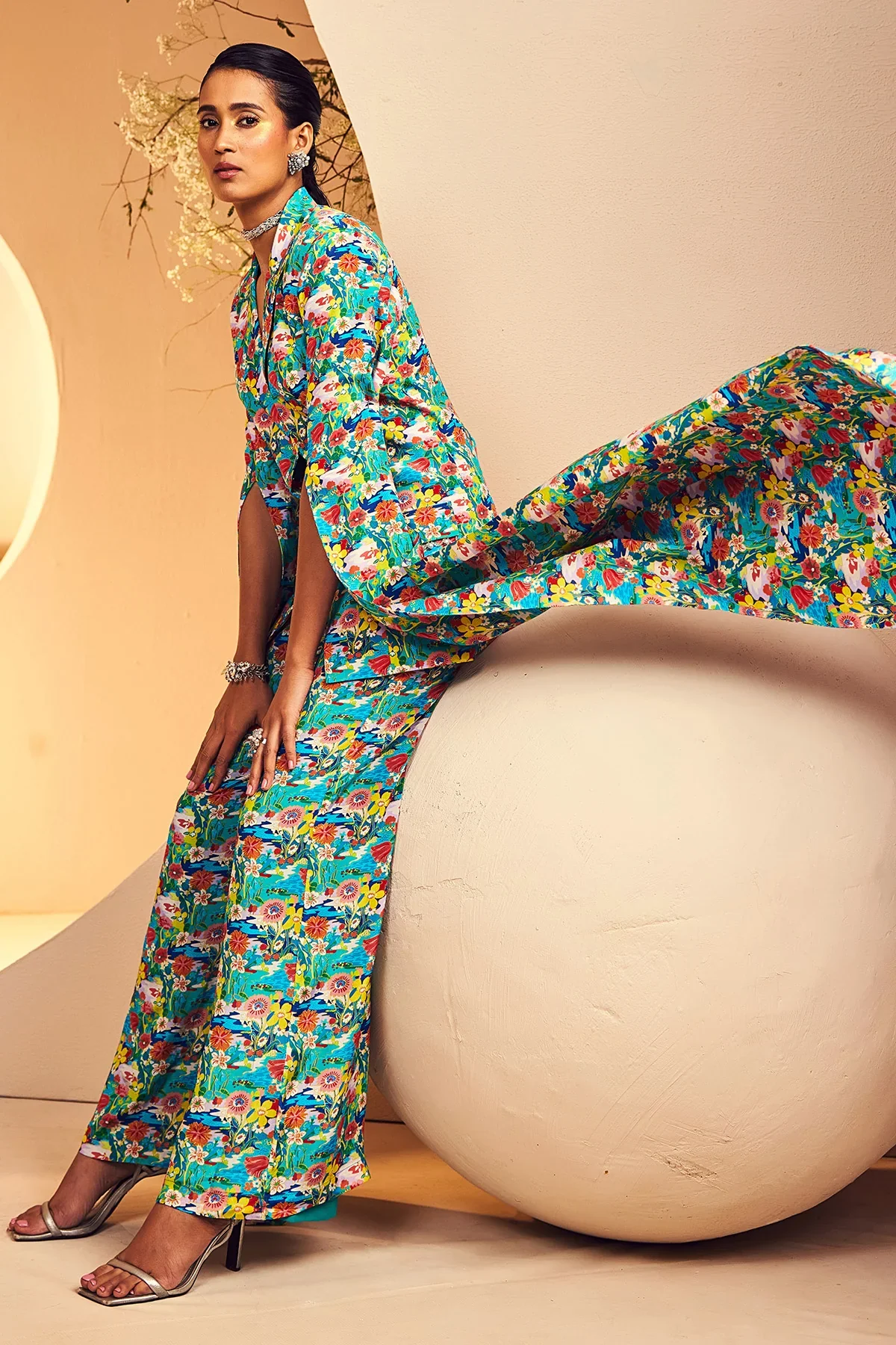 Lakeforest Print Cape Blazer - Image 3