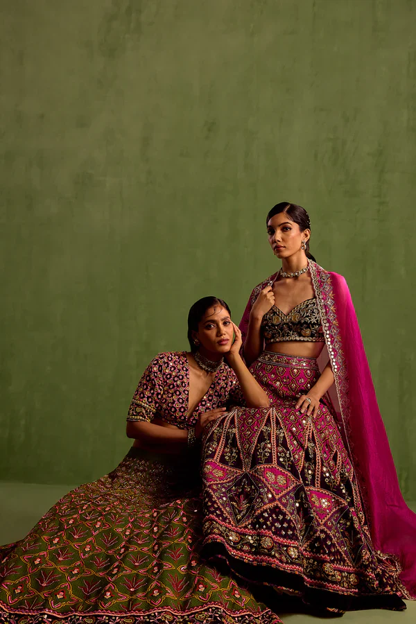 Magenta Viscose Raw Silk Print Quatrefoil Sweetheart Neck Lehenga And Blouse Set - Image 10