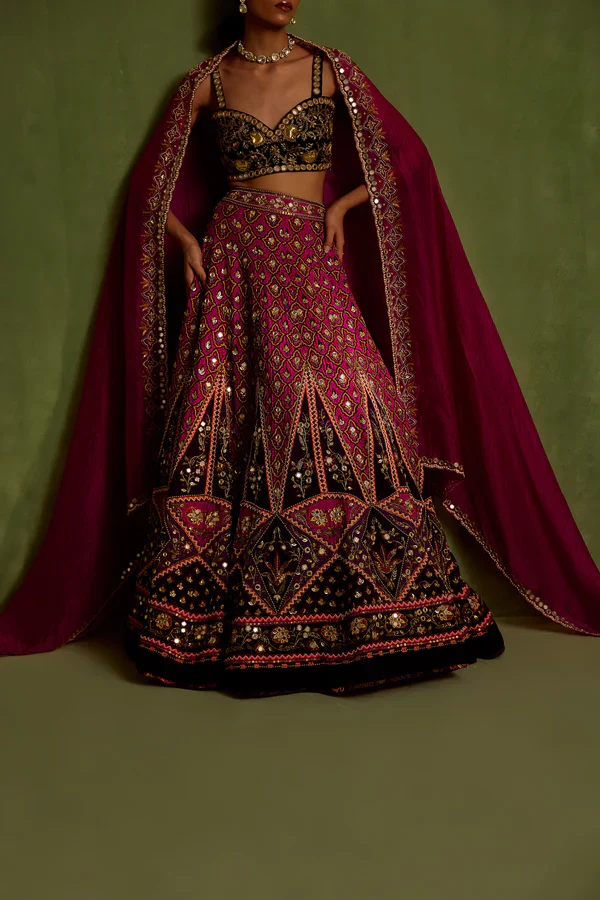 Magenta Viscose Raw Silk Print Quatrefoil Sweetheart Neck Lehenga And Blouse Set - Image 11