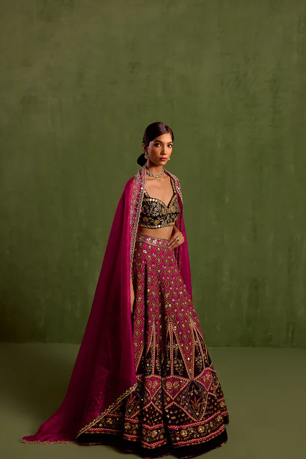 Magenta Viscose Raw Silk Print Quatrefoil Sweetheart Neck Lehenga And Blouse Set - Image 2