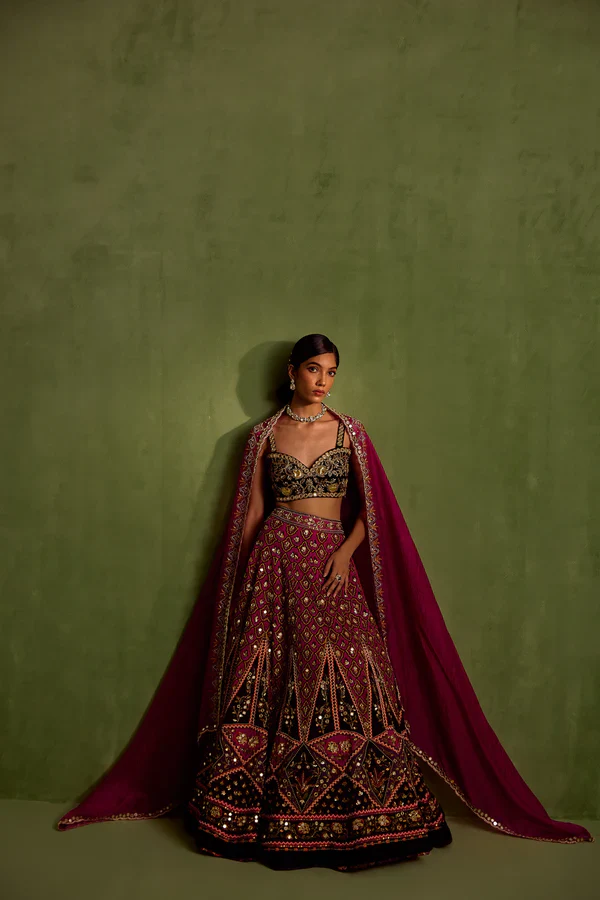 Magenta Viscose Raw Silk Print Quatrefoil Sweetheart Neck Lehenga And Blouse Set - Image 4