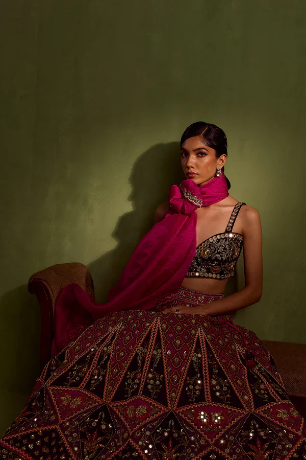 Magenta Viscose Raw Silk Print Quatrefoil Sweetheart Neck Lehenga And Blouse Set - Image 6