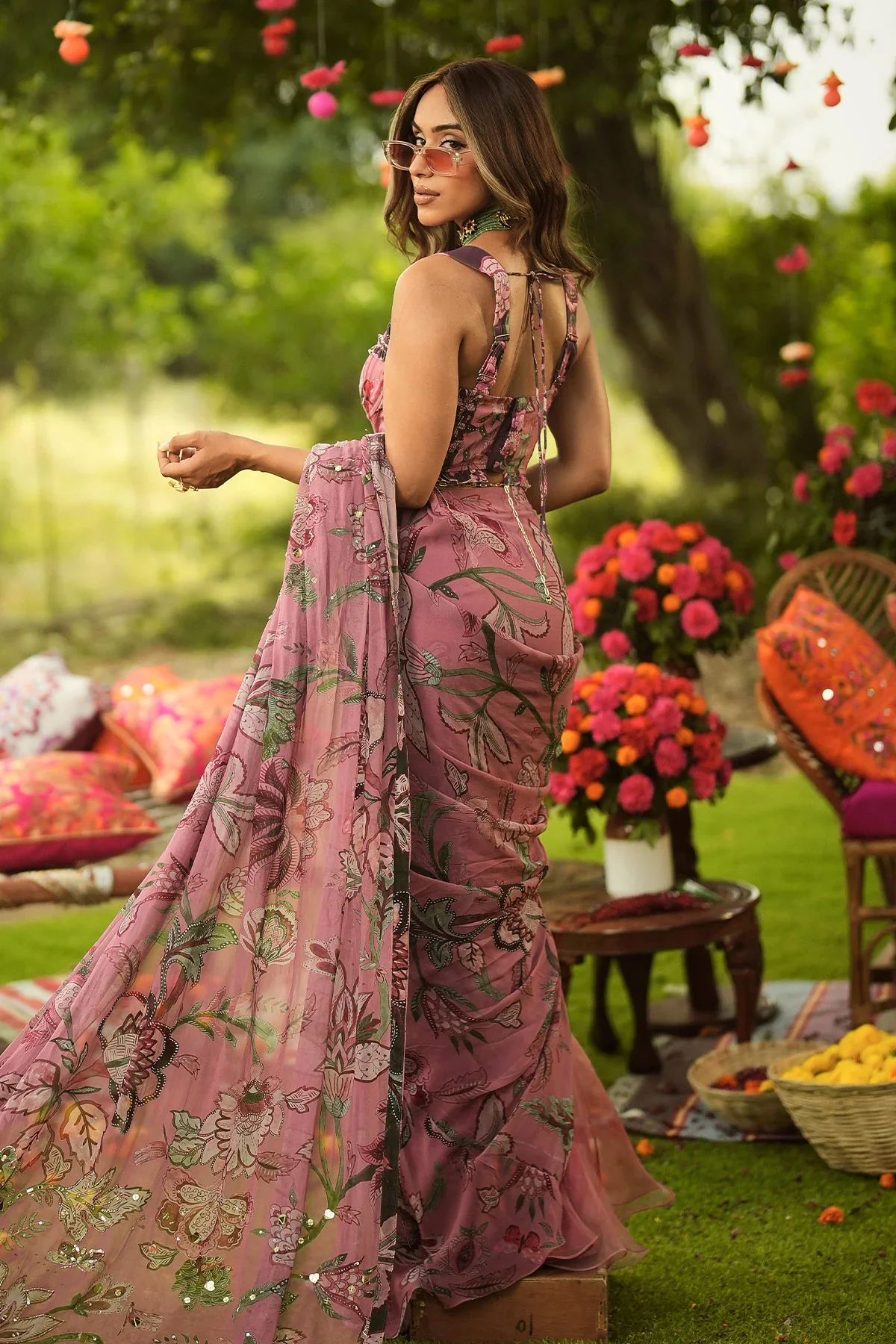 MOMINA - Embroidered Ruffled Saree Corset Blouse Mm Gold Belt - Image 6