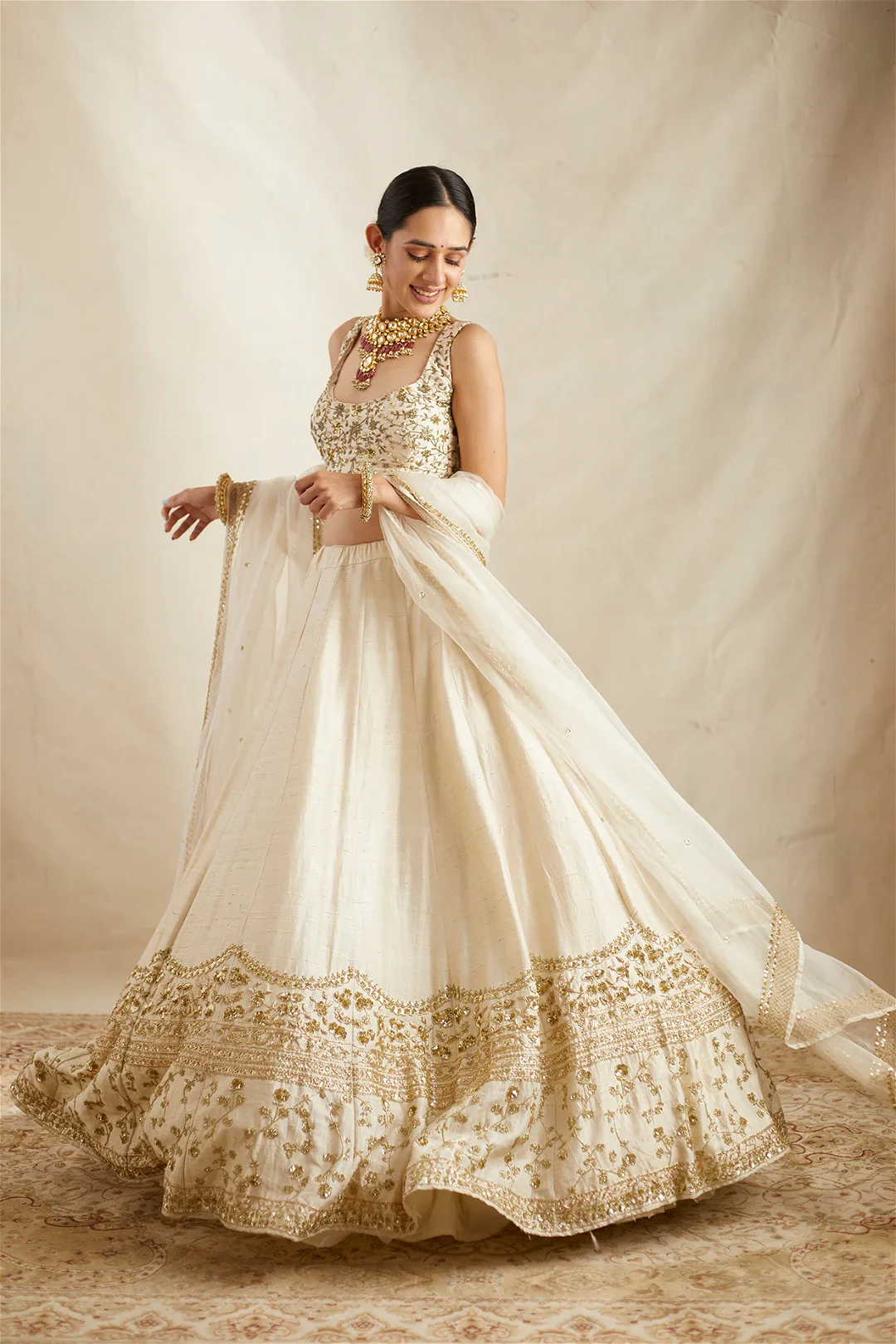 Off White Raw Silk Border Lehenga Set - Image 4