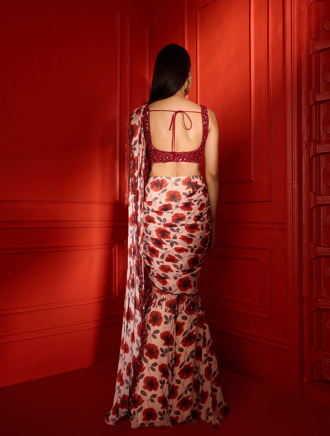 OMAHA - Beige & Red Hibiscus Floral Printed Fishtail Saree - Image 4