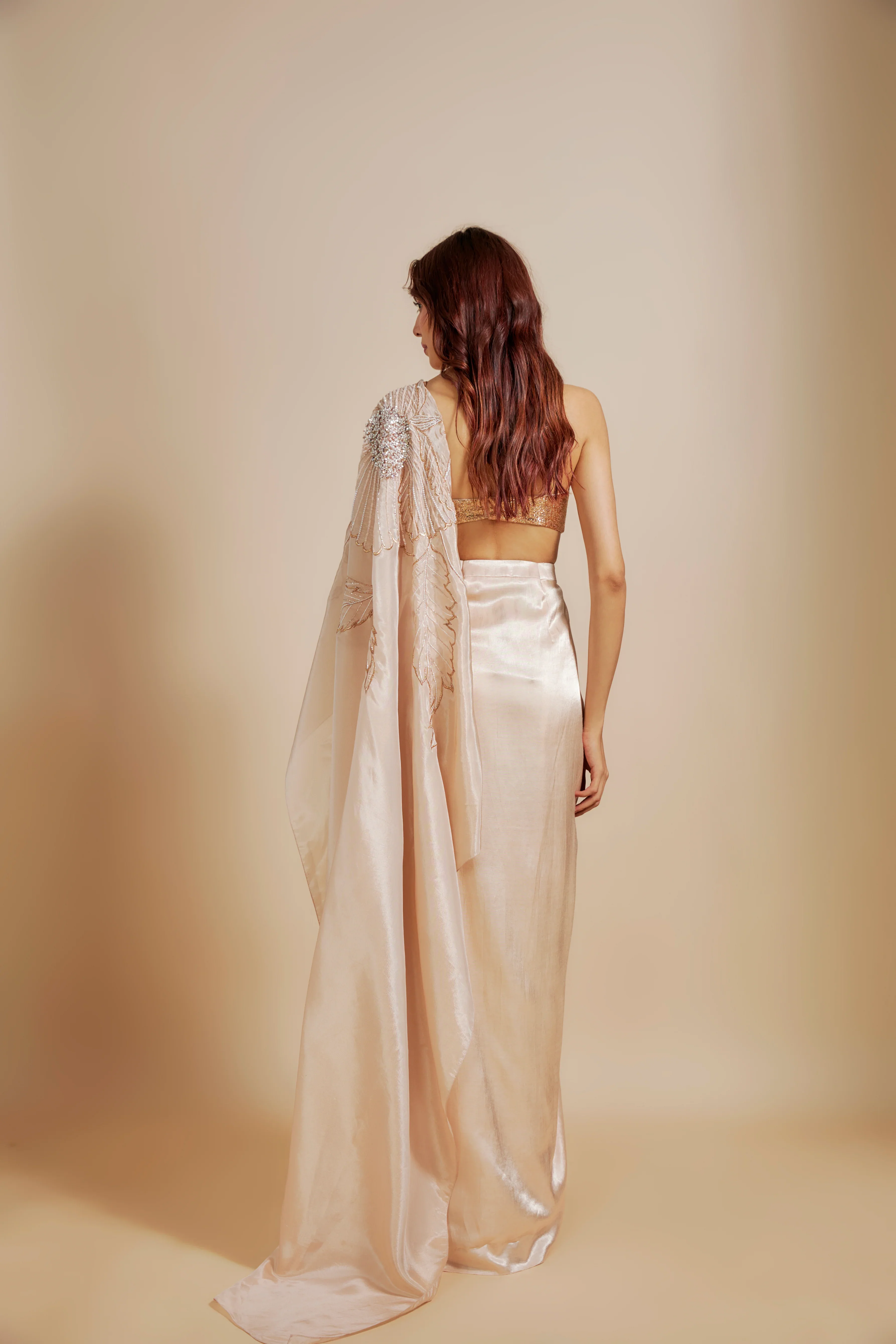 Peach Skirt Saree With Rose Gold Blouse - Image 4