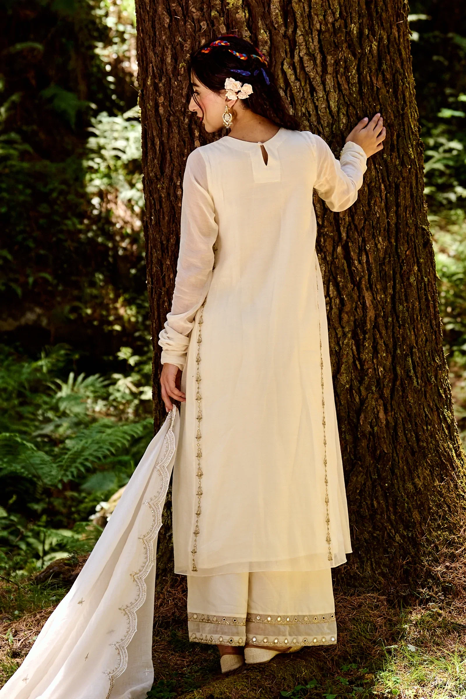 Off White Hand Embroidered Chanderi Kurta Set - Image 2
