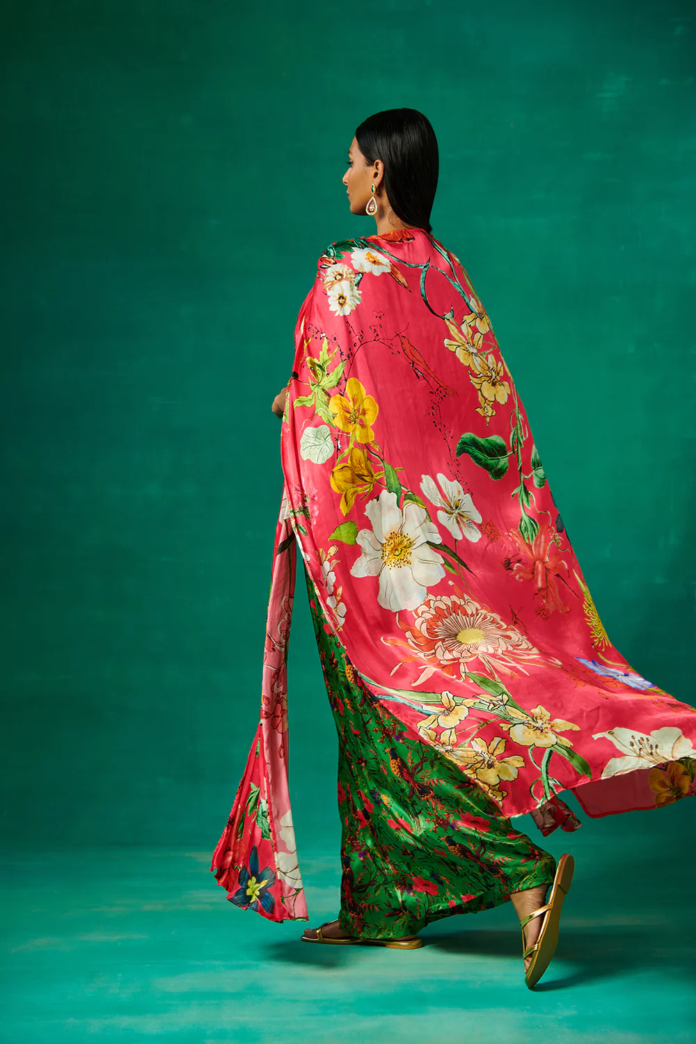 Pink Cape With Green Bustier And Pants - Image 4