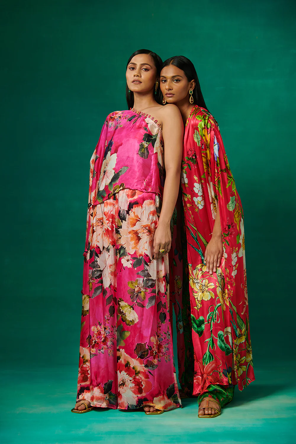 Pink Cape With Green Bustier And Pants - Image 5