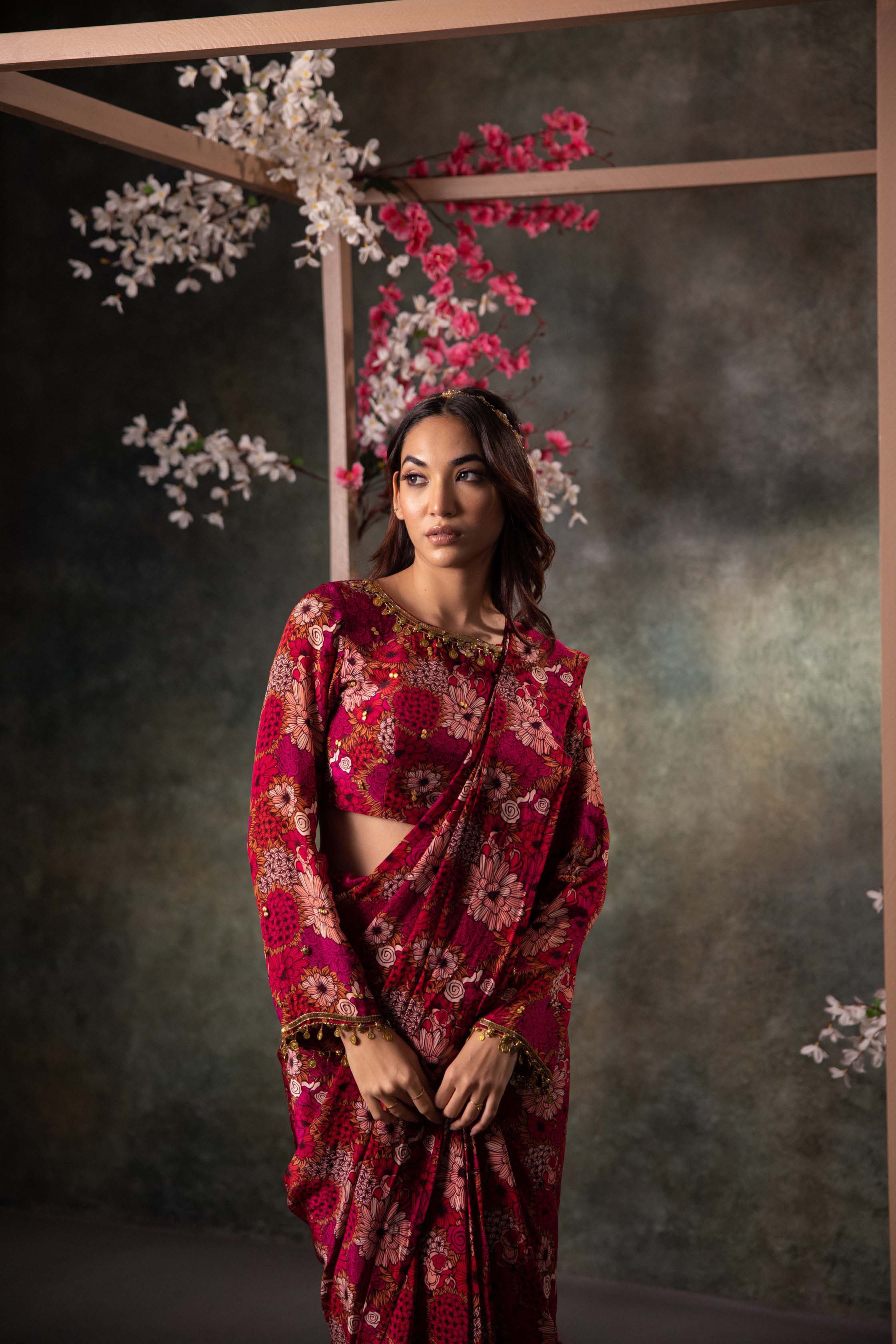Pink Printed Saree Set With Embroidery - Image 3