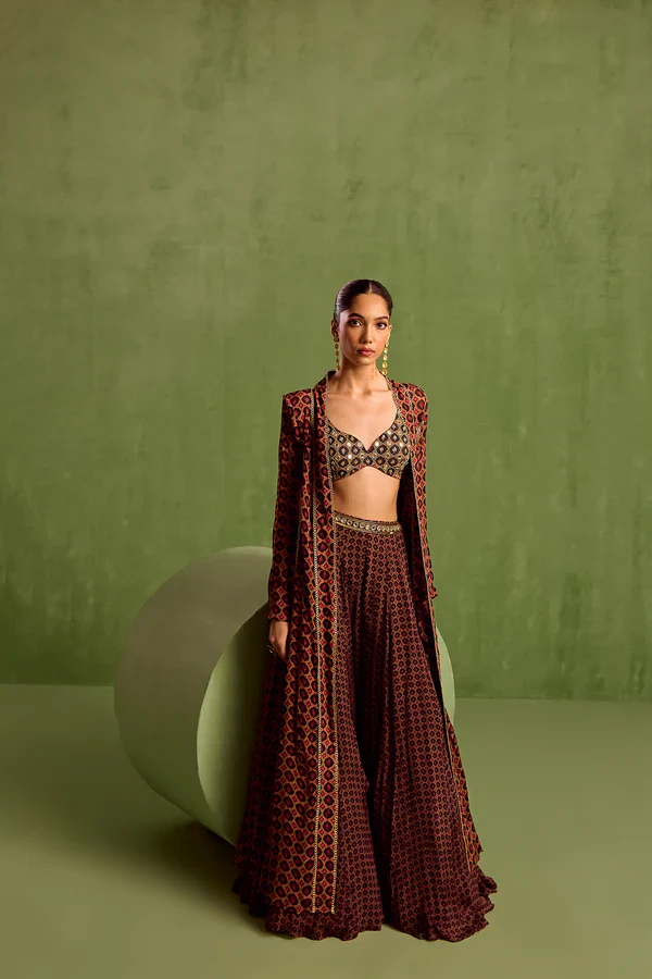 Purple Viscose Chinon Embroidered Blouse Pre-draped Saree With Abstract Hand - Image 2