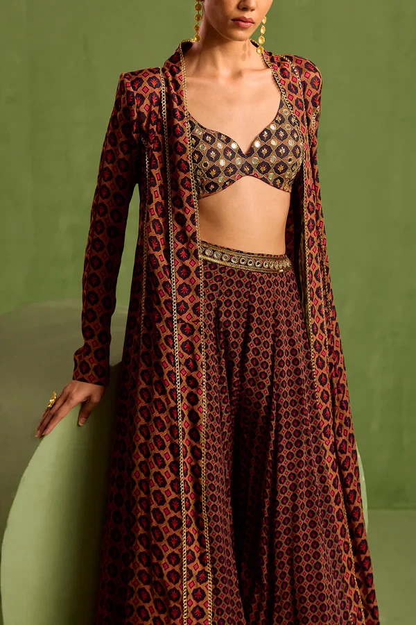 Purple Viscose Chinon Embroidered Blouse Pre-draped Saree With Abstract Hand - Image 4