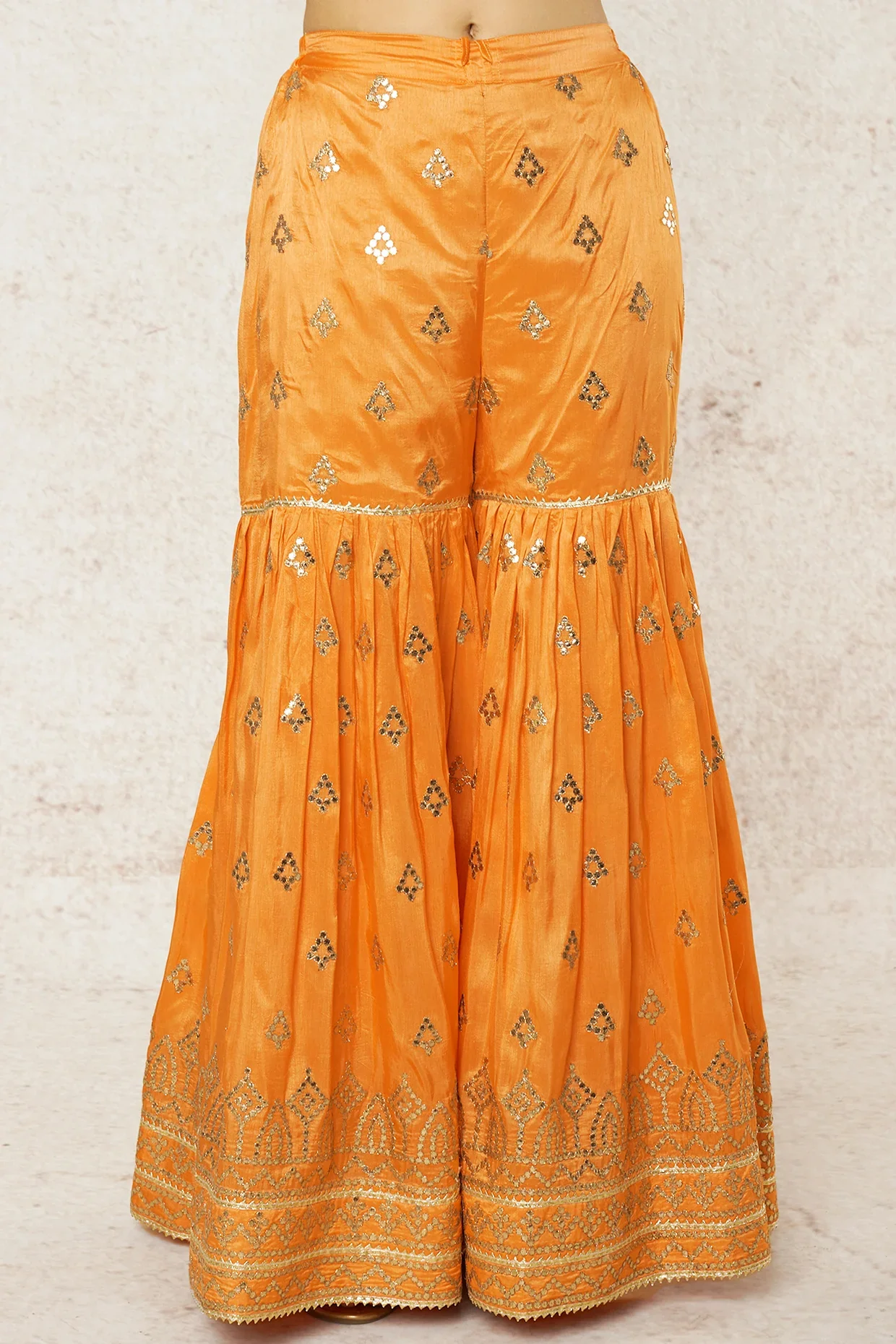 Rakhi Sleeveless Kurta With Sharara And Dupatta - Image 4