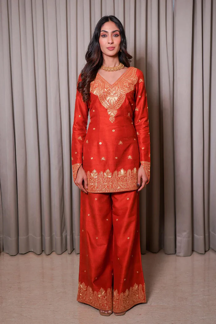 Raw Silk Embellished Kashmiri Kurta Set - Image 3