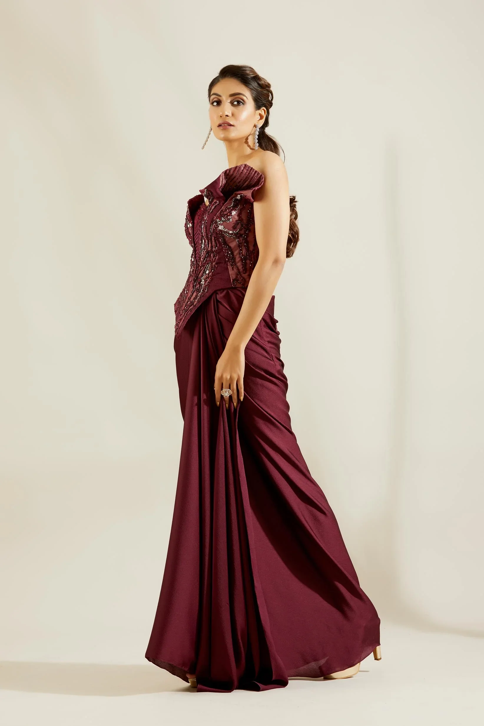 Sculpted Wine Corset Saree - Image 4
