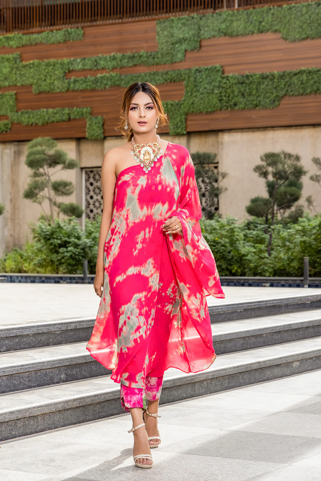 Tie And Dye Kaftan Cape With Bustier And Pants - Image 4