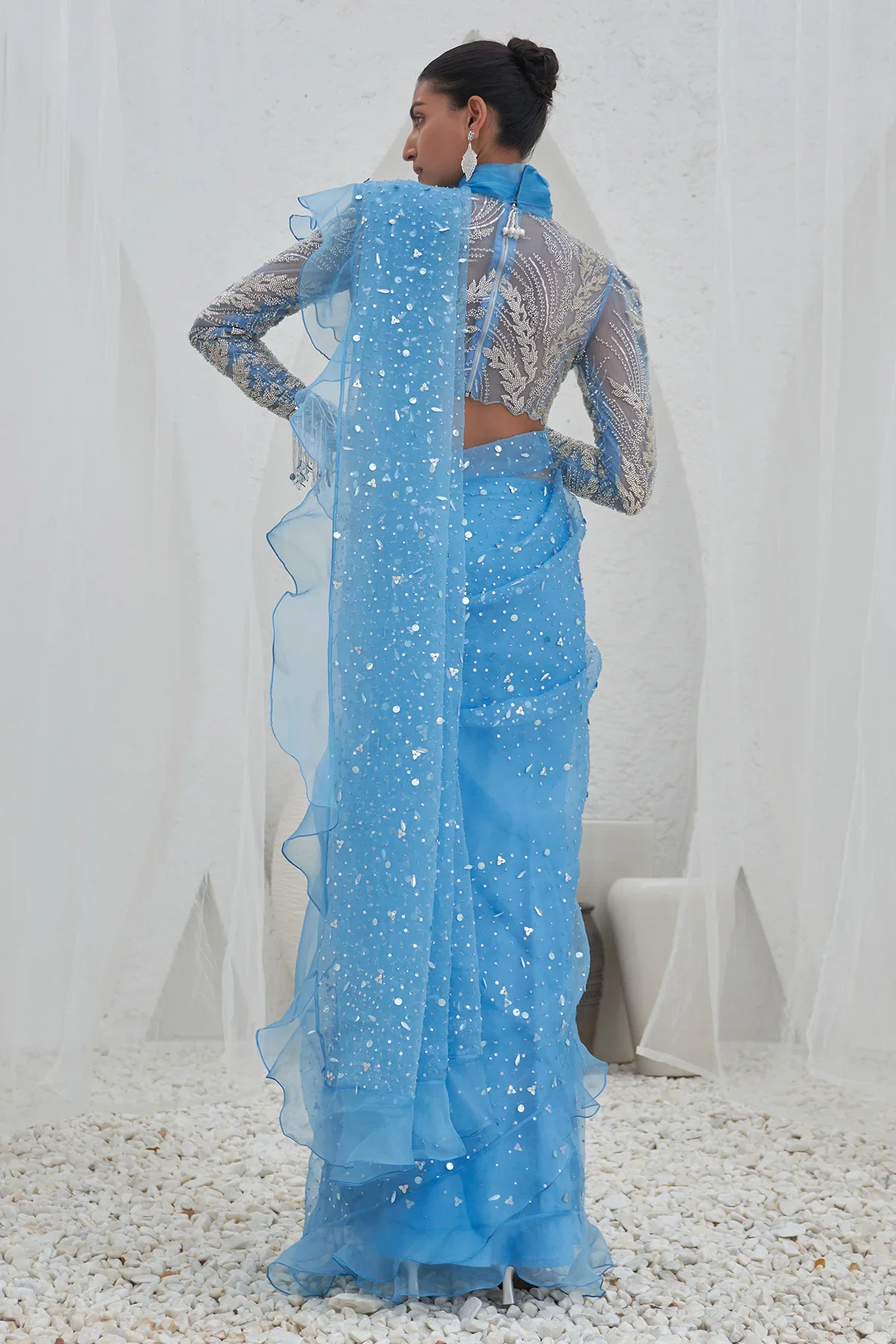 Yadira Embroidered Saree With Blouse - Image 3