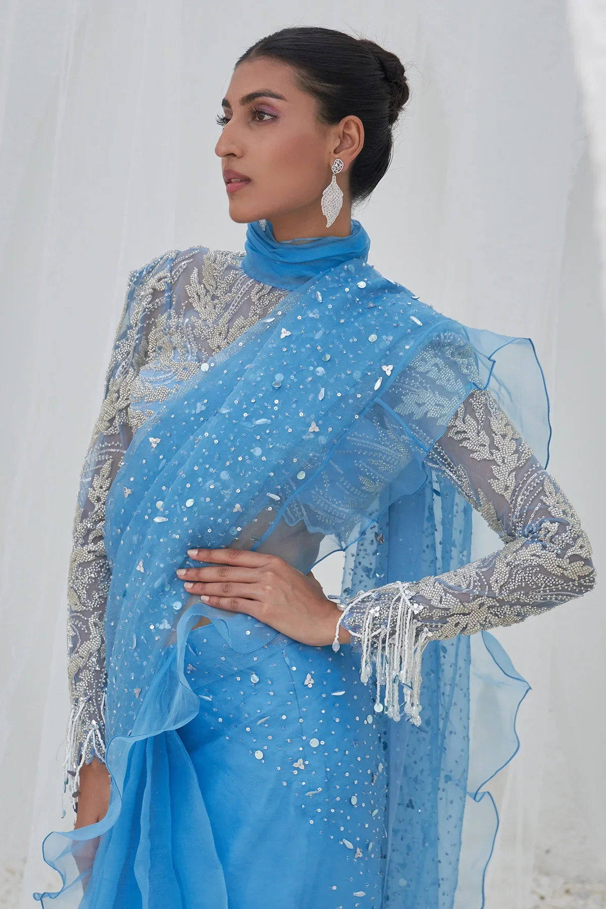 Yadira Embroidered Saree With Blouse - Image 5