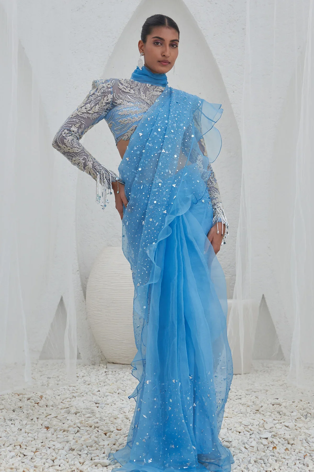 Yadira Embroidered Saree With Blouse - Image 7