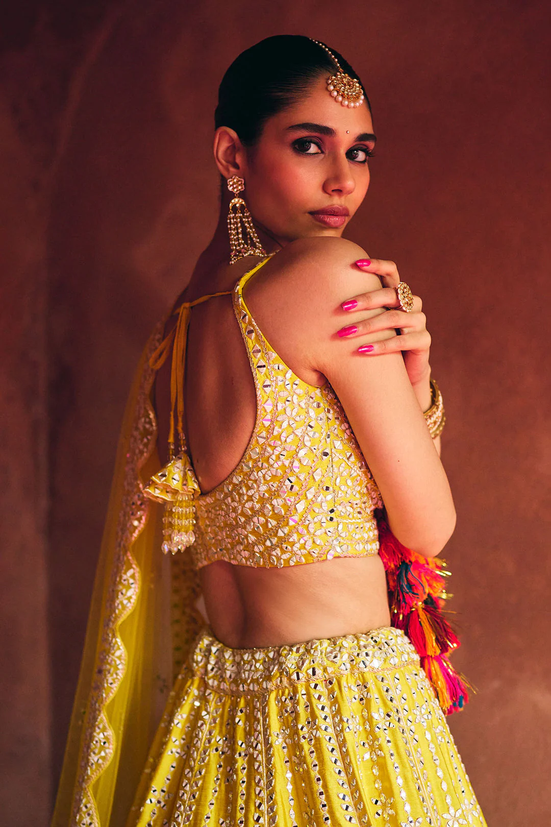 Yellow raw silk lehenga set - Image 5